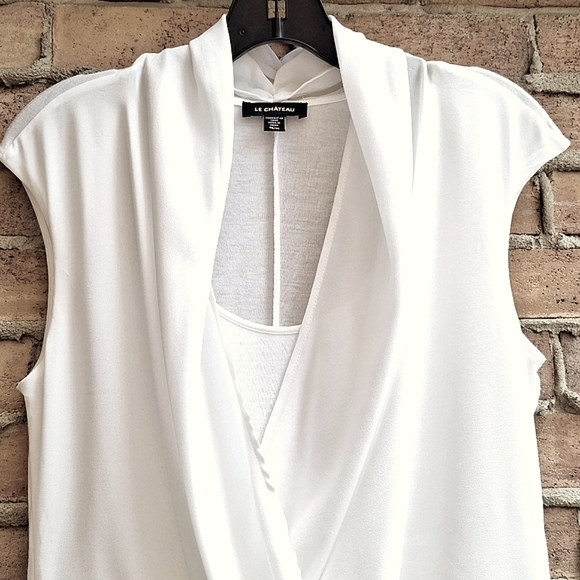 le chateau Sleeveles Stretchy Top with Gorgette Asimetrical Drape - Picture 2 of 9